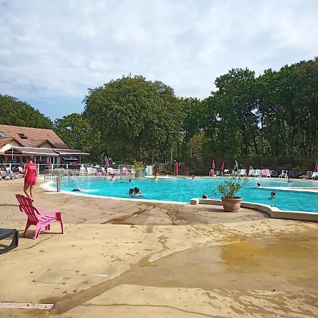 Mobil-Home Tout Confort A 300M De L'Ocean Saint-Brévin-les-Pins Ngoại thất bức ảnh